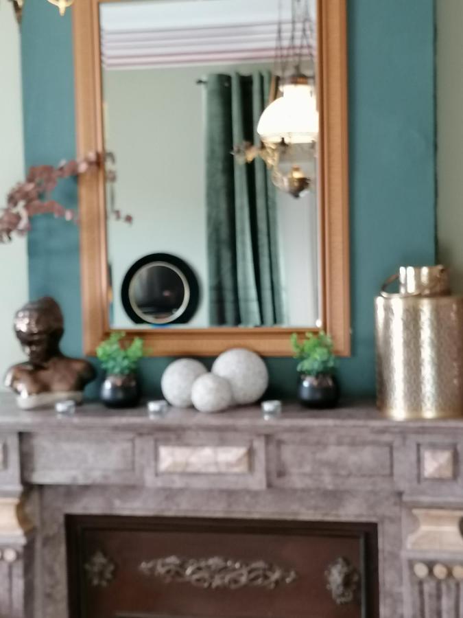 Maison D'Hote Les Notes Endormie Chambre Secrete Berzee Ngoại thất bức ảnh
