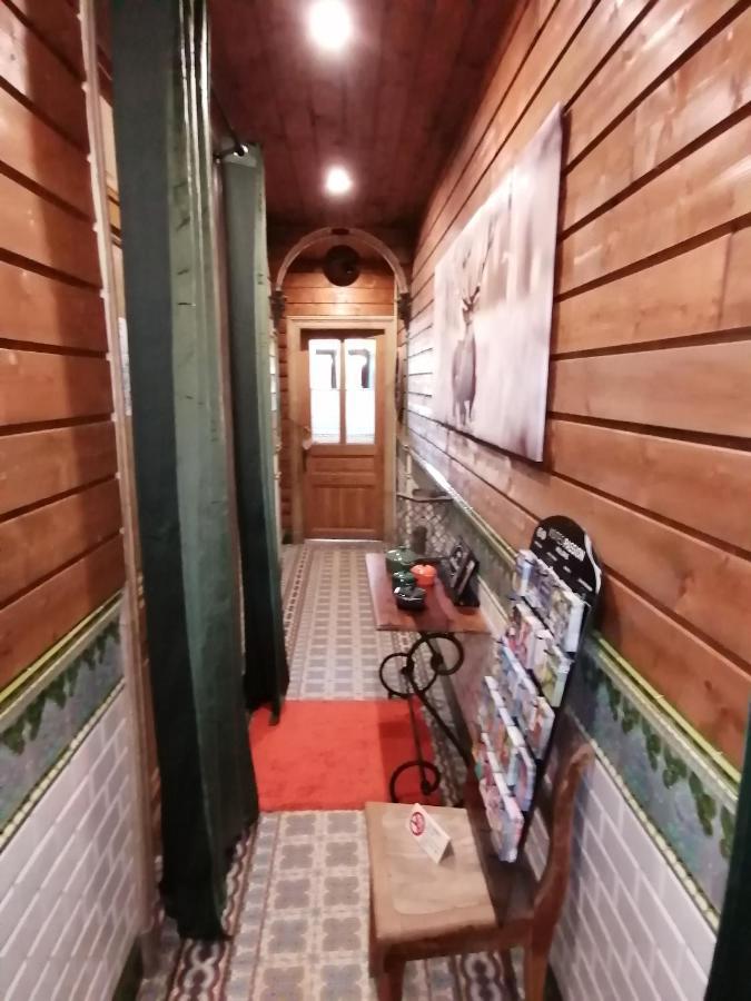Maison D'Hote Les Notes Endormie Chambre Secrete Berzee Ngoại thất bức ảnh