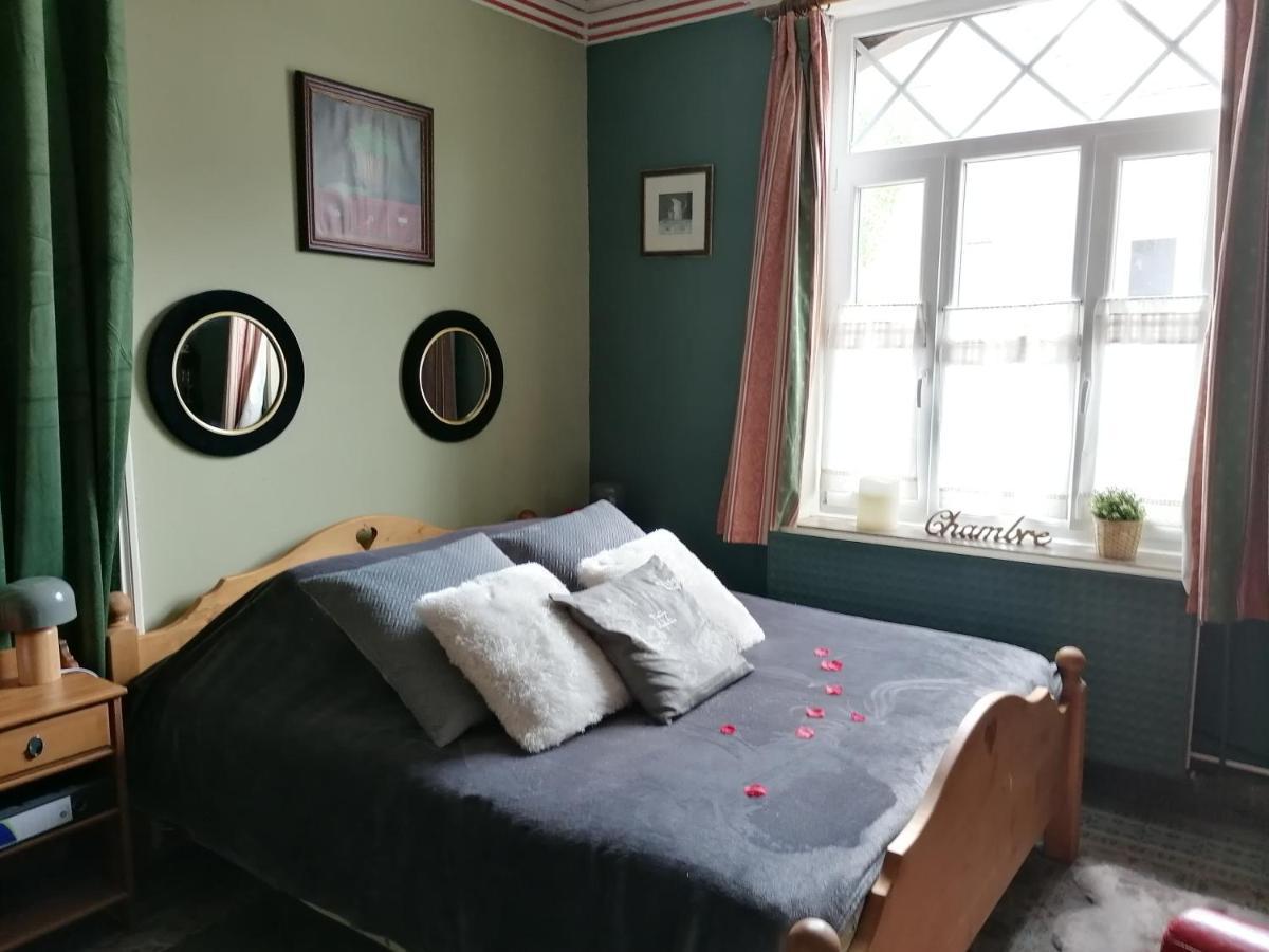 Maison D'Hote Les Notes Endormie Chambre Secrete Berzee Ngoại thất bức ảnh