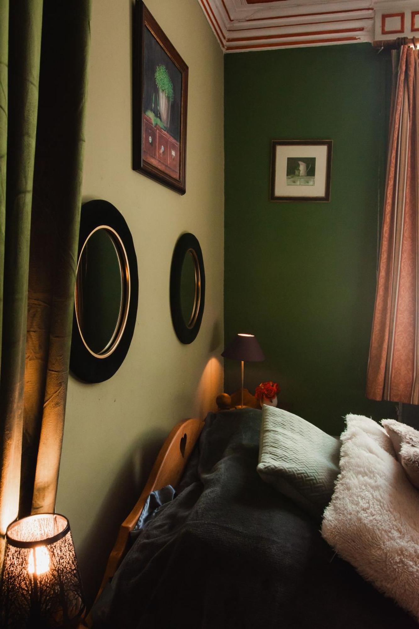 Maison D'Hote Les Notes Endormie Chambre Secrete Berzee Ngoại thất bức ảnh